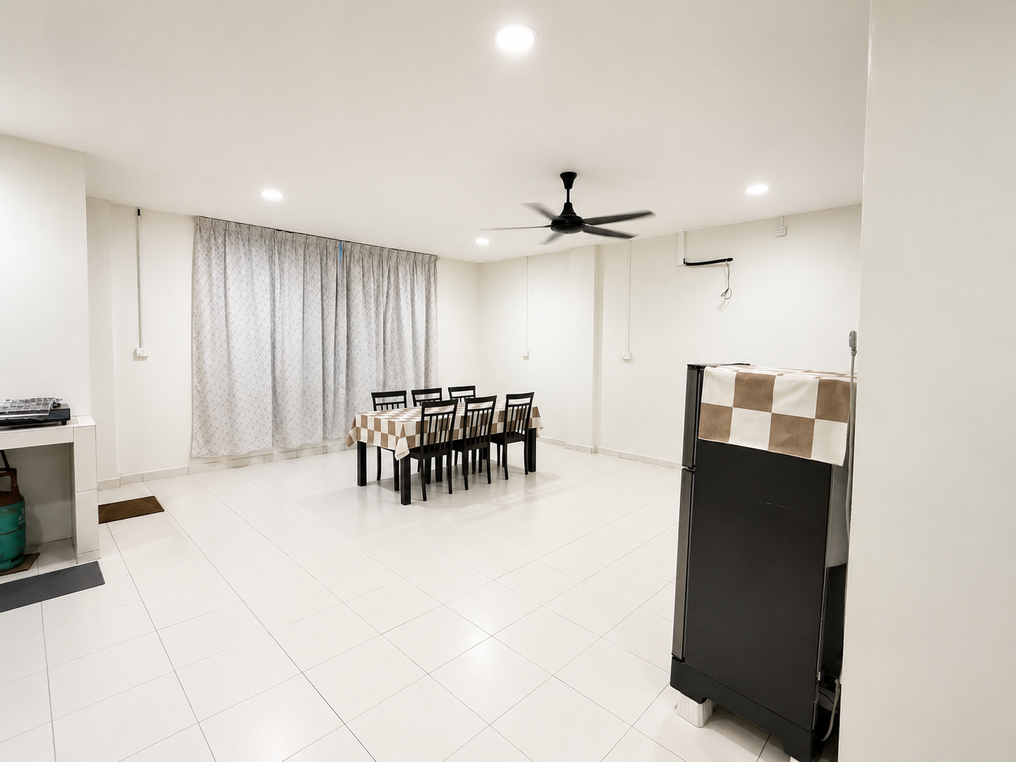 Ruang Makan & Dapur — Muzi Homestay