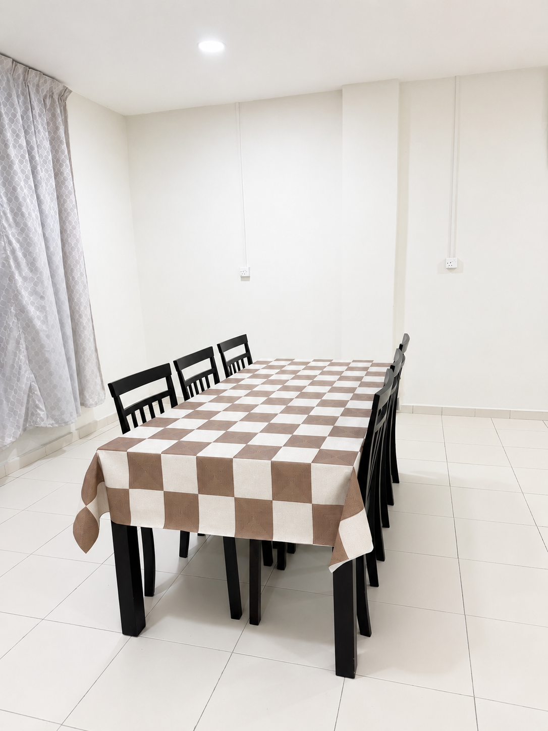 Ruang Makan & Dapur — Muzi Homestay