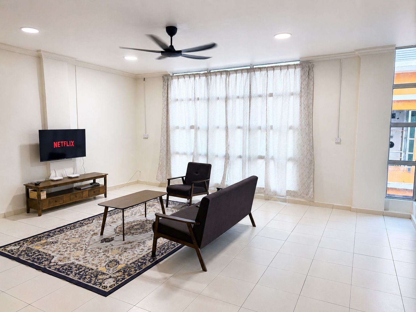 Muzi Homestay living room